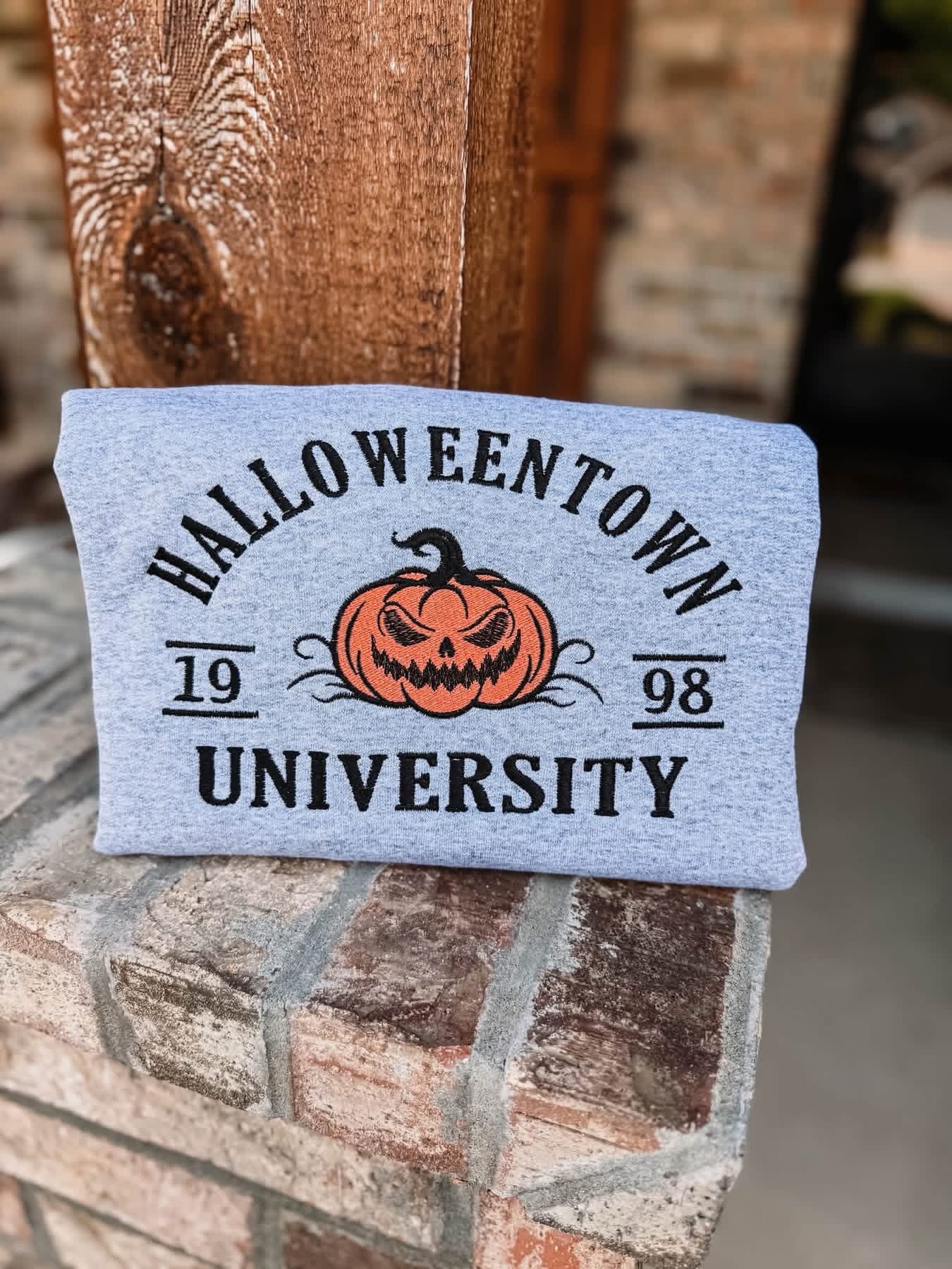 Halloweentown U Tee/Crewneck