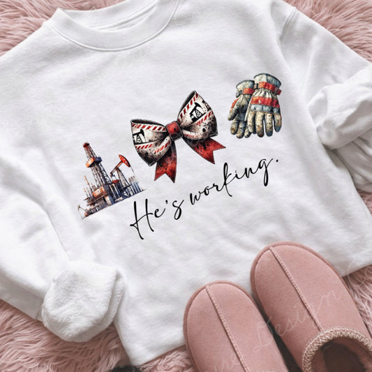 Oil Field He’s Working Bow Shirt/Long Sleeve/Crewneck/Hoodie
